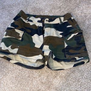 Camo printed Jean material shorts. Only worn a handful of times. 4 pockets.